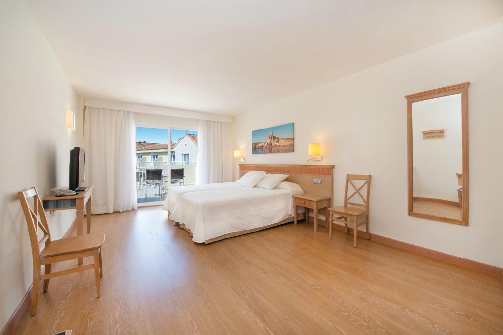 https://solution-contract.com/wp-content/uploads/2020/07/IBEROSTAR-CALA-BARCA-REGAL-ARICA-1.jpg